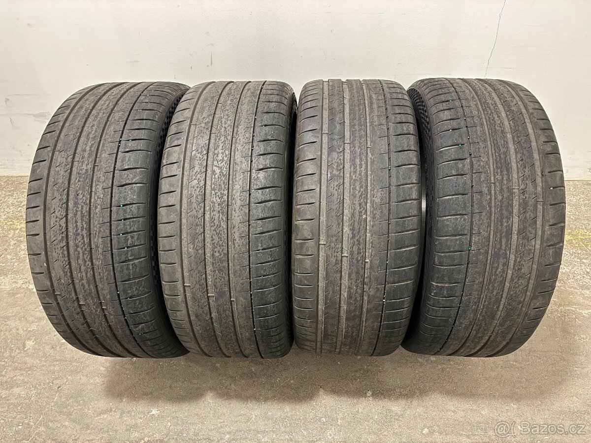 Michelin Pilot Sport S4 265/40/22 letní