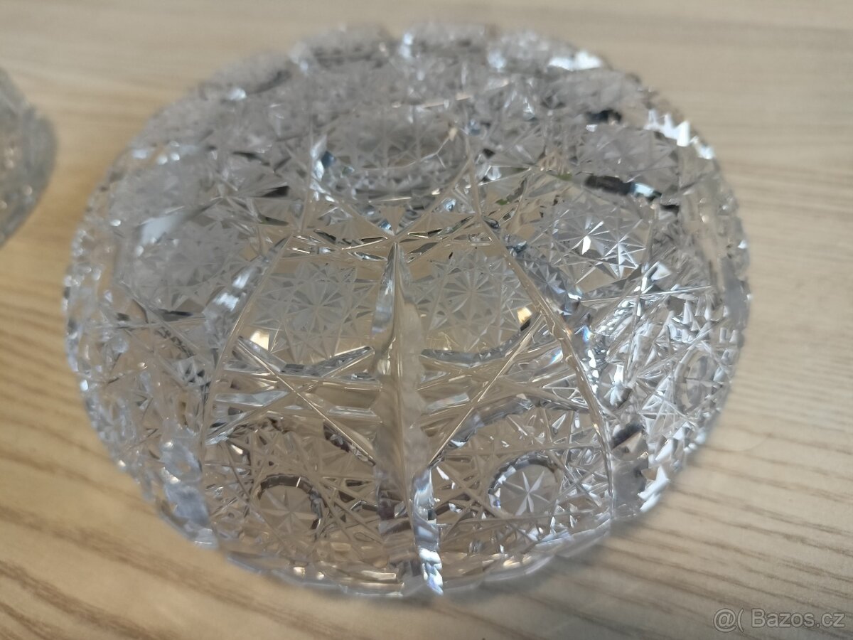 Broušené sklo miska