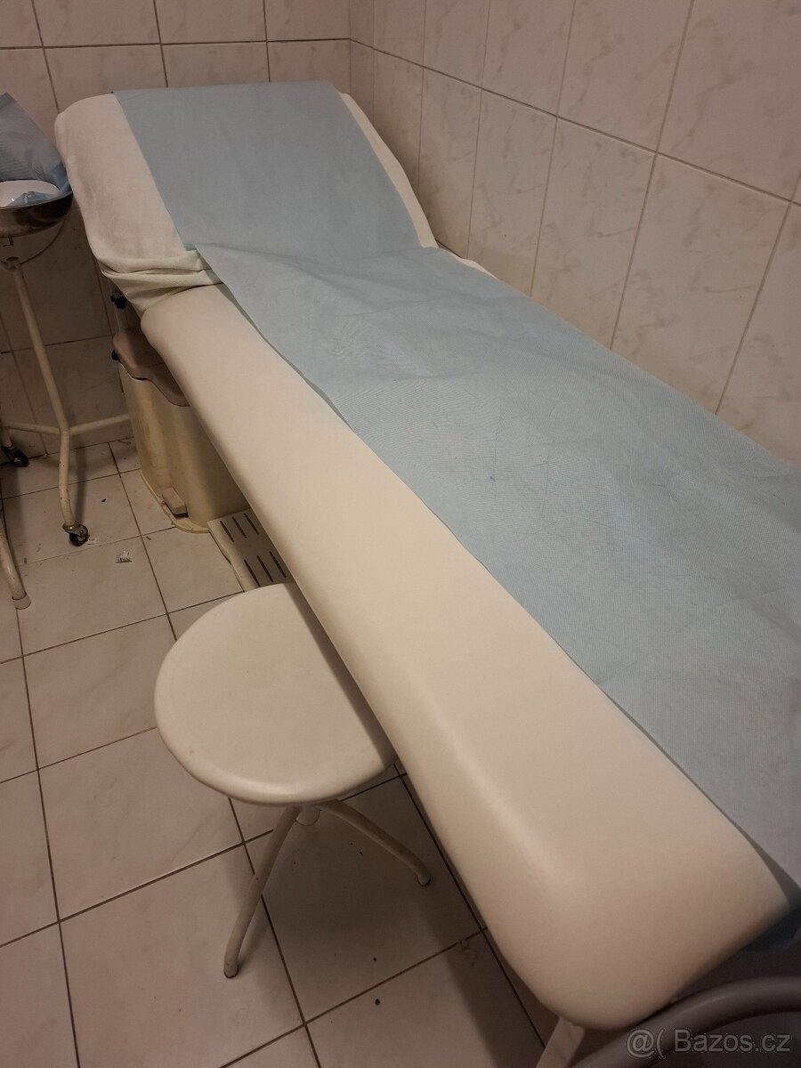 vyšetřovací-masážní lehátko