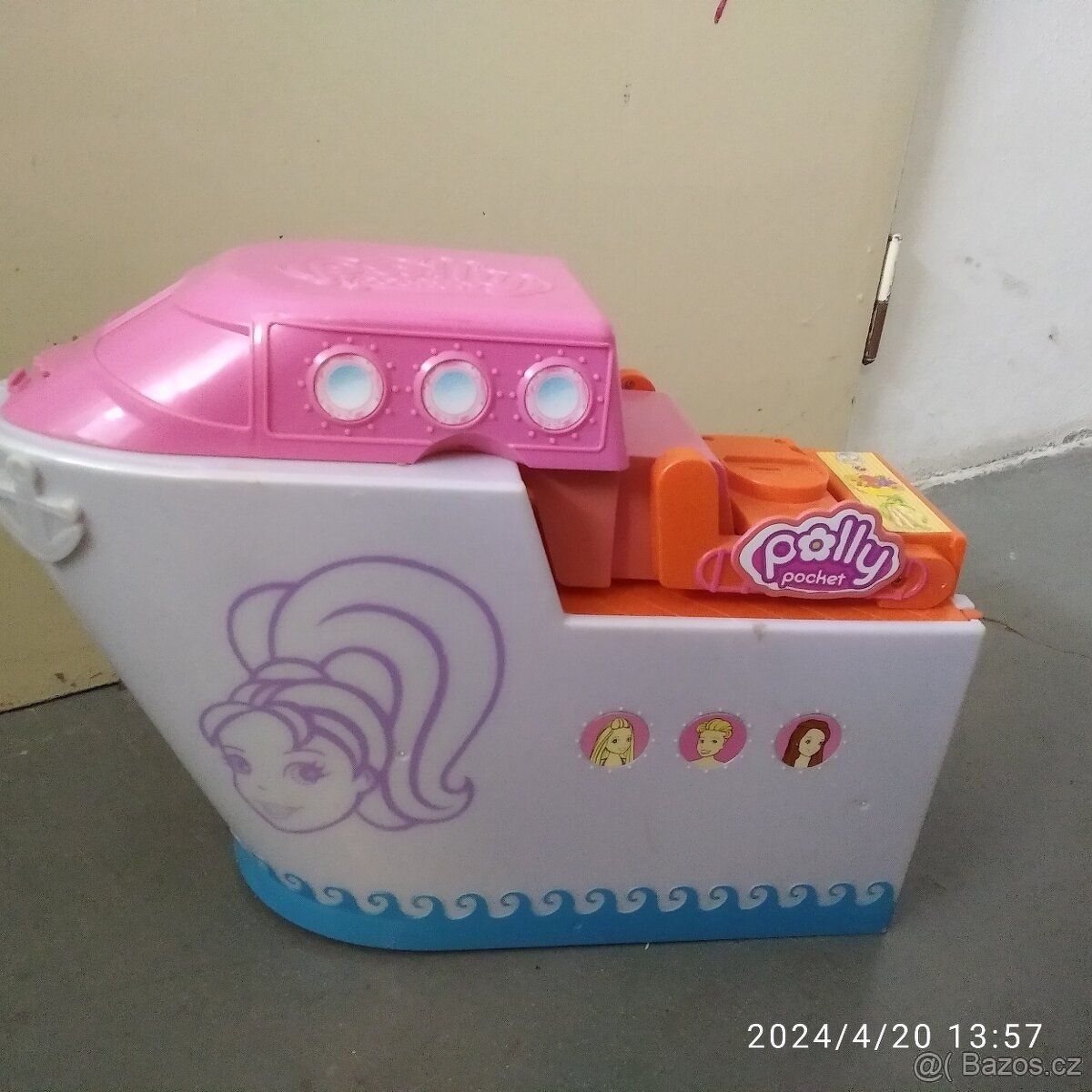 Velká loď Polly Pocket s postavičkou