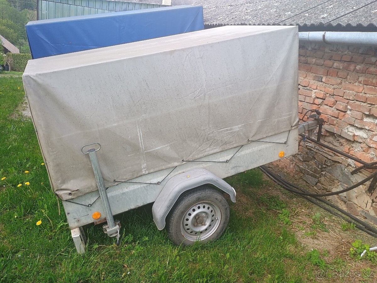 Přívěsný vozík 750kg s plachtou