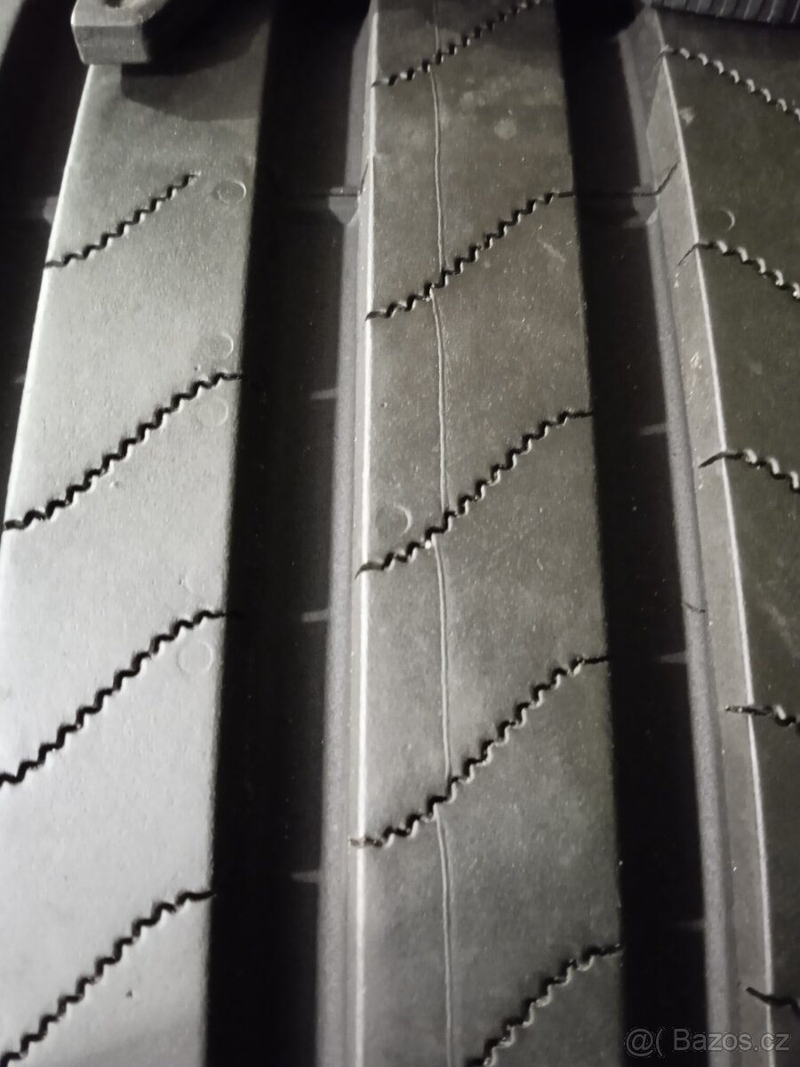 2ks zanovni letni 215/55/17 Bridgestone
