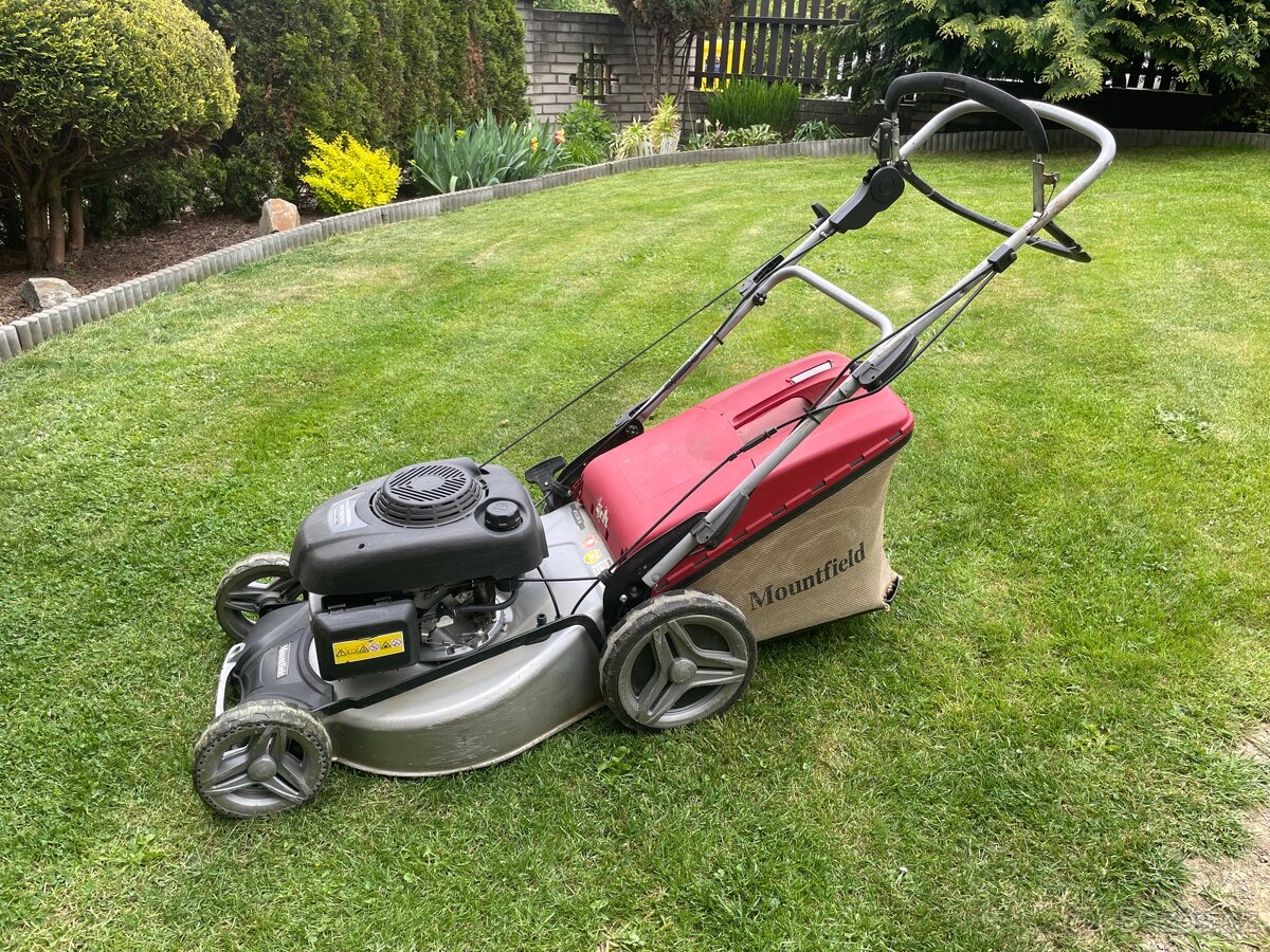 Benzínová sekačka Mountfield s motorem Honda