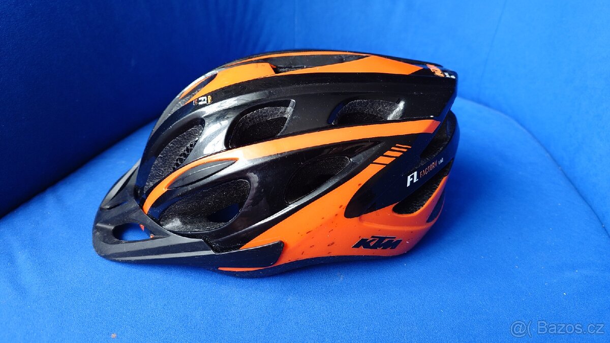 KTM Cyklistická helma na kolo Faktory Line