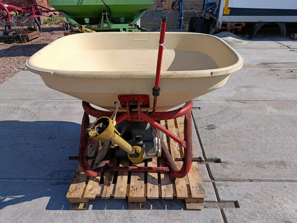 800L Rozmetadlo KVERNELAND VICON PS - perfektní pro sůl