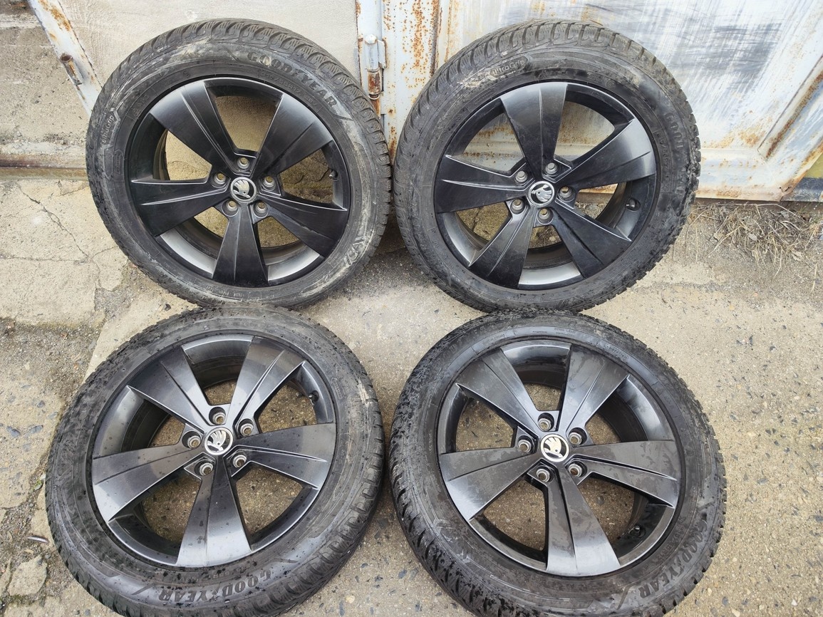 17"zimní alu sada Triton 5x112 origo Škoda Superb 3 Passat 