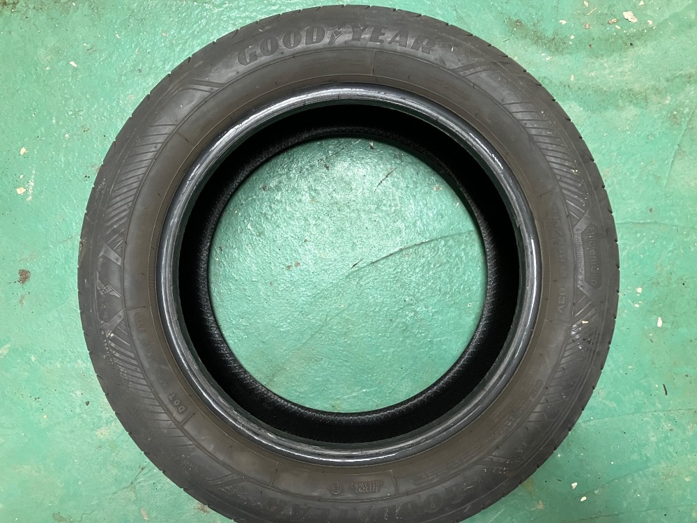 Letní GOODYEAR 215/55 R16 93V, 8 mm