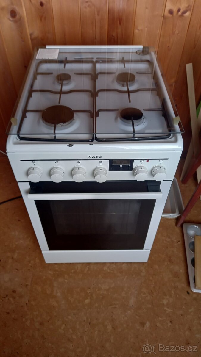 AEG elektrická trouba a plynový sporák