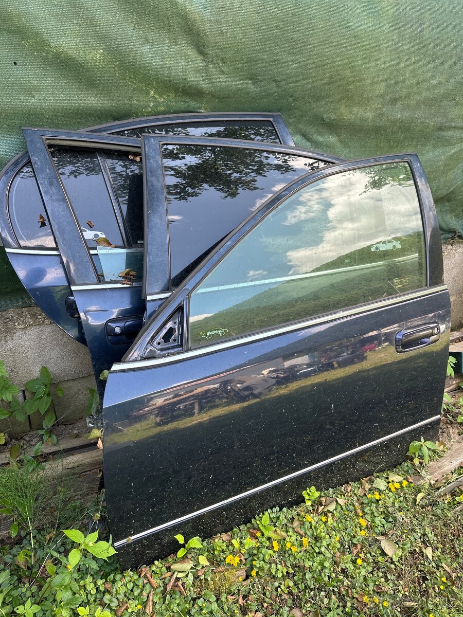 Prodam dvere sklo Klika Zvody Kufr Nárazník Lexus GS300 98-