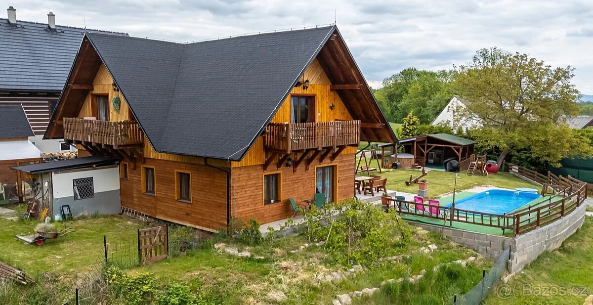 Prodej Rodinného Domů, 205 m²  Drahotice 49, chocnějovice