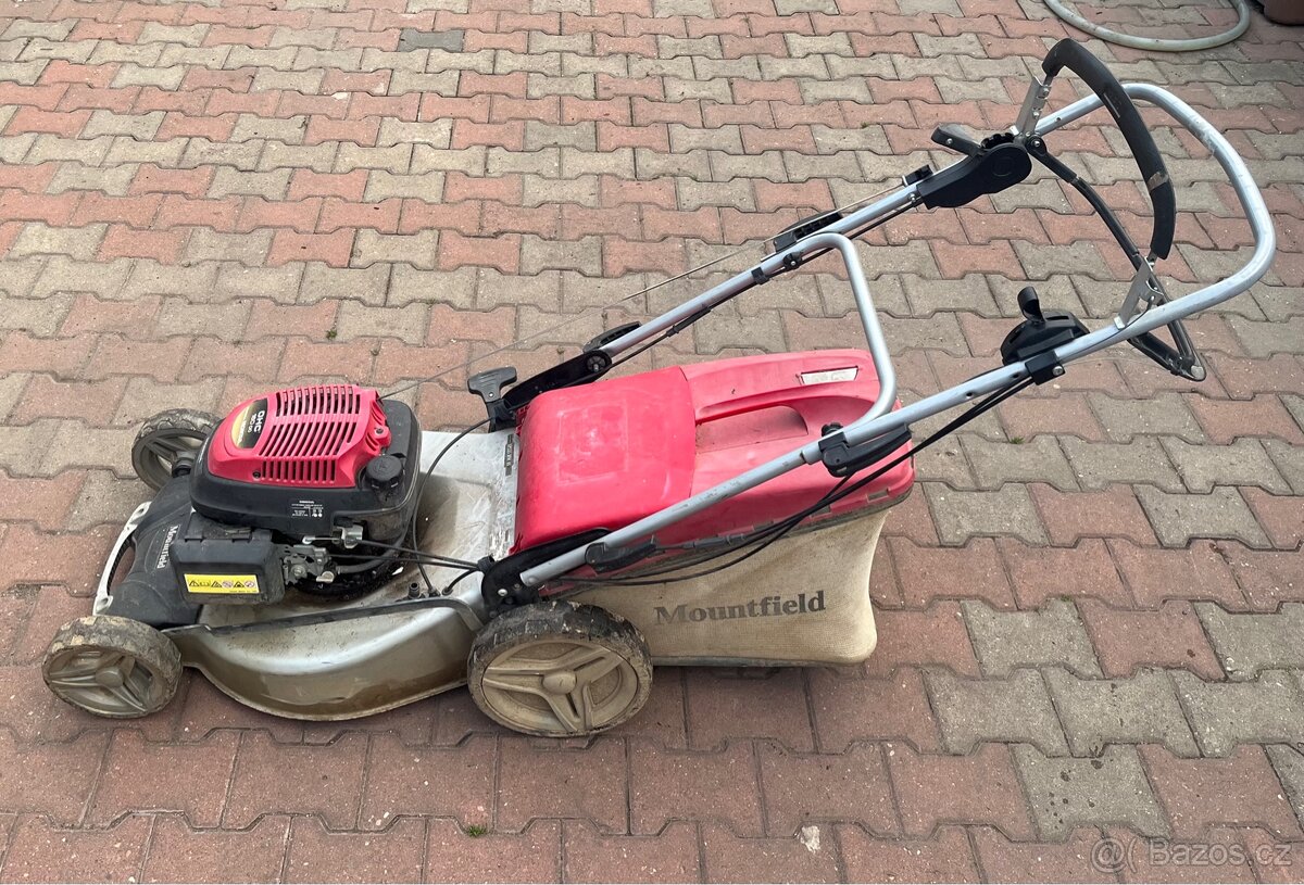 Benzínová sekačka SP 535 HW 4S , motor Honda .