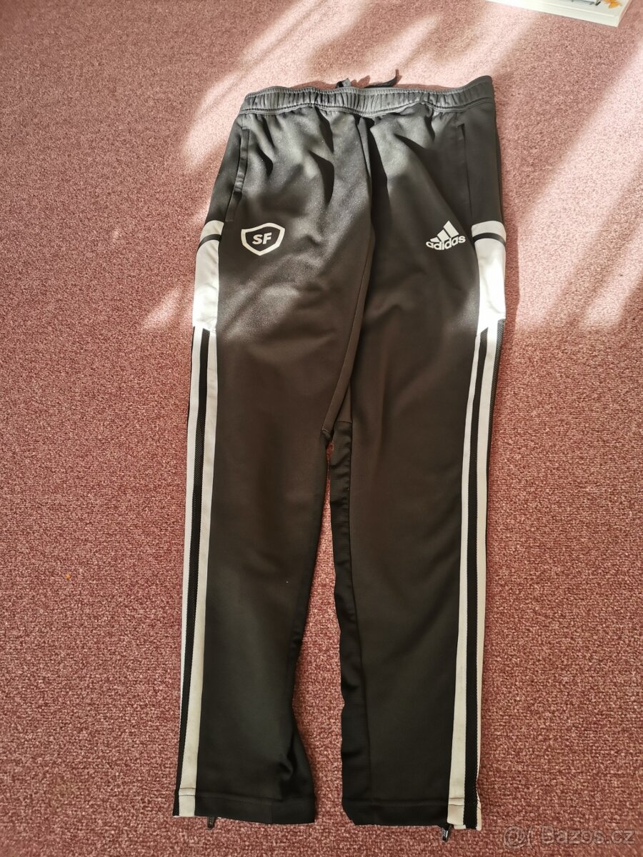 Tepláky Adidas funkční