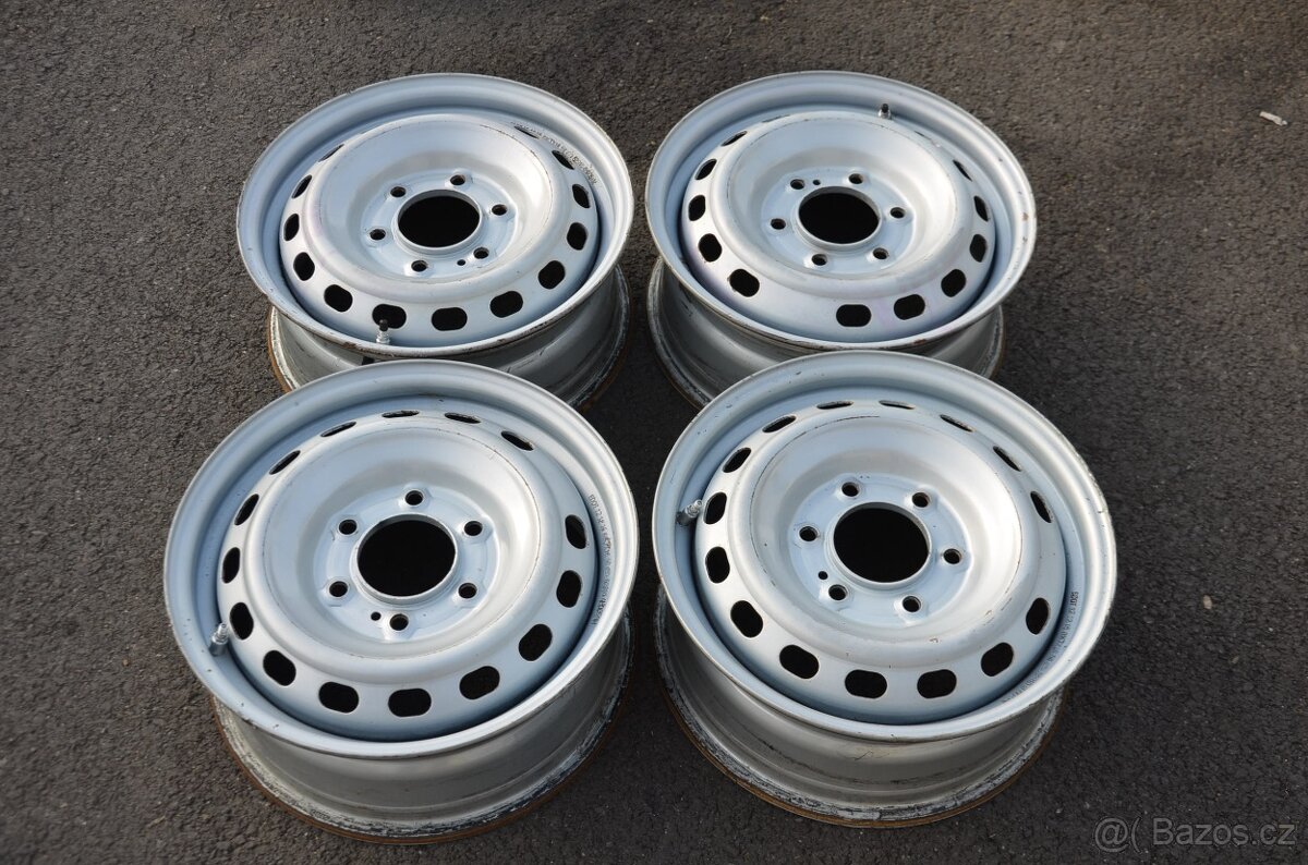 Hyundai H350 - plechové disky 6x16" + TPMS ventilky