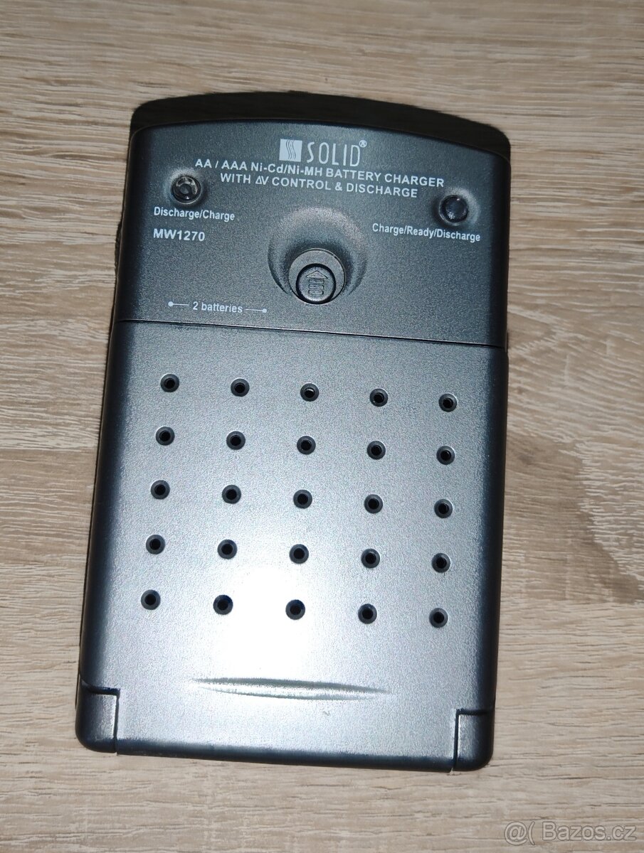 SOLID MW 1270 inteligentní nabíječka