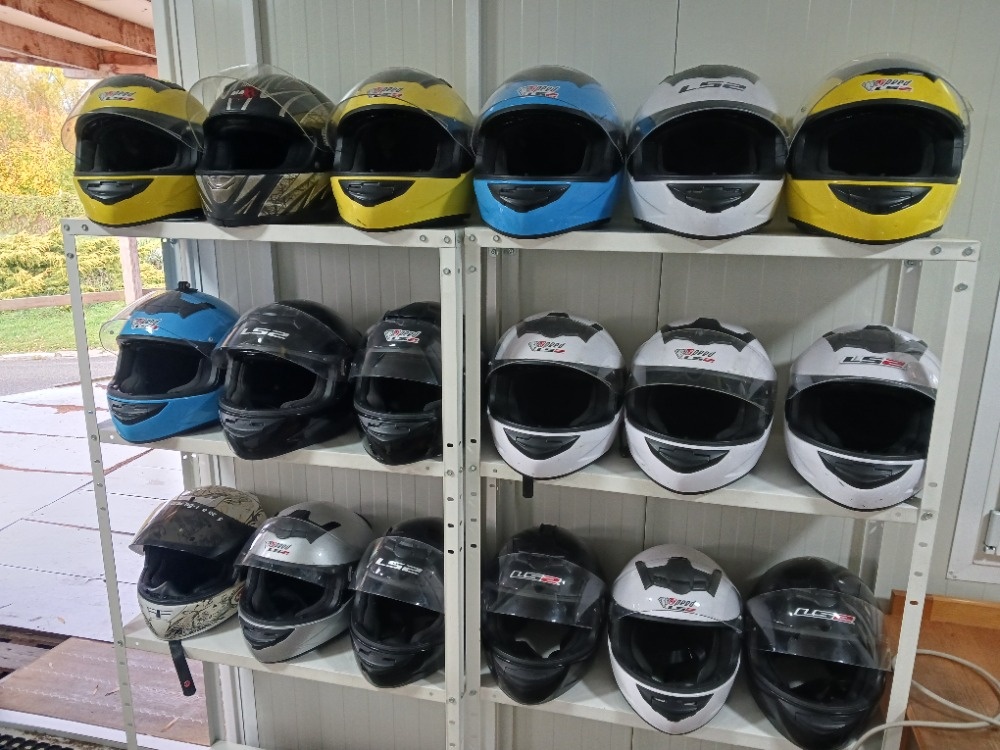 Helmy LS2 Rookie z půjčovny motokár