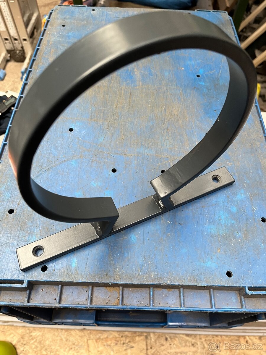 Držák protisněhové zábrany (klády) na střechu