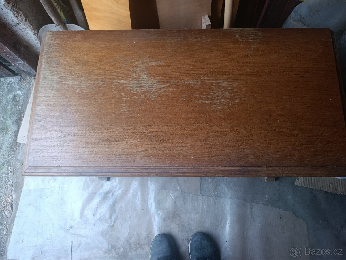 Starý nábytek - botník