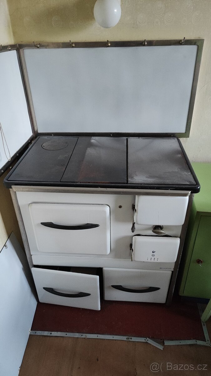 Kamna na tuhá paliva / Kuchyňská kamna