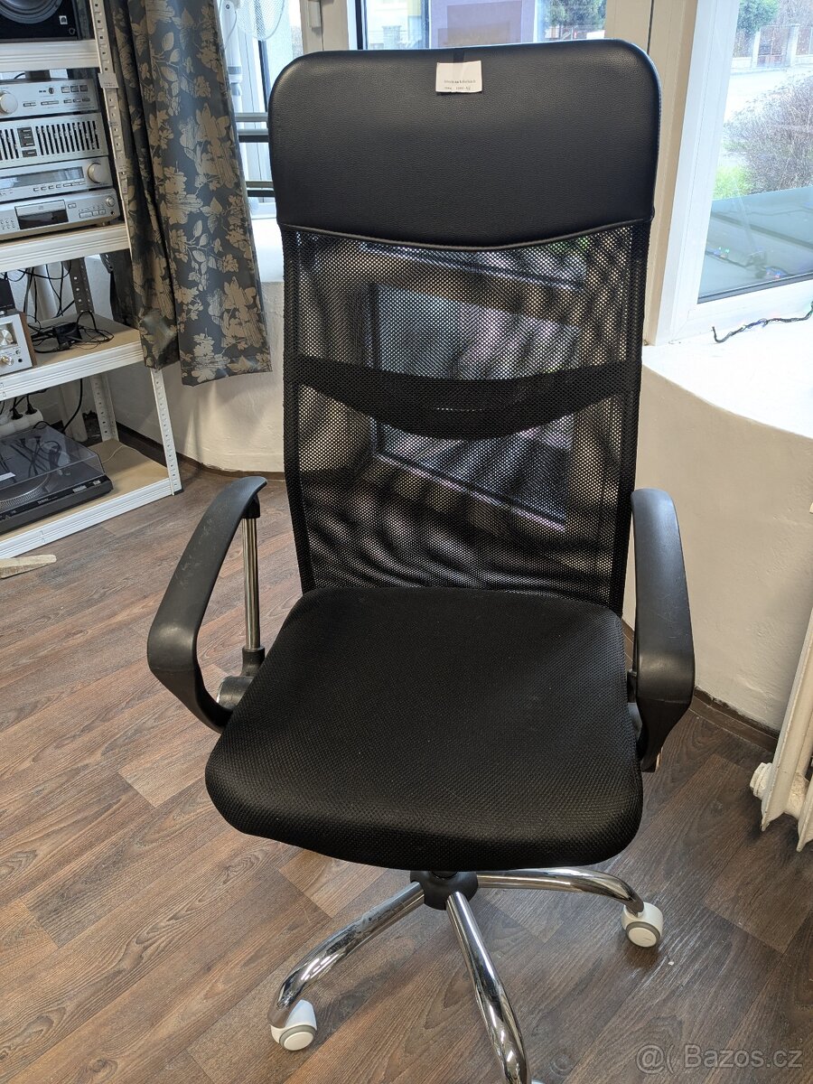 kancelářské křeslo