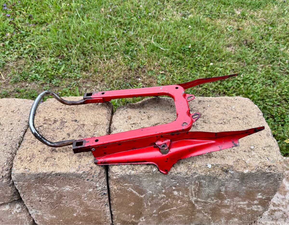 ČZ 125 175 250 sport - podsedlový rámeček