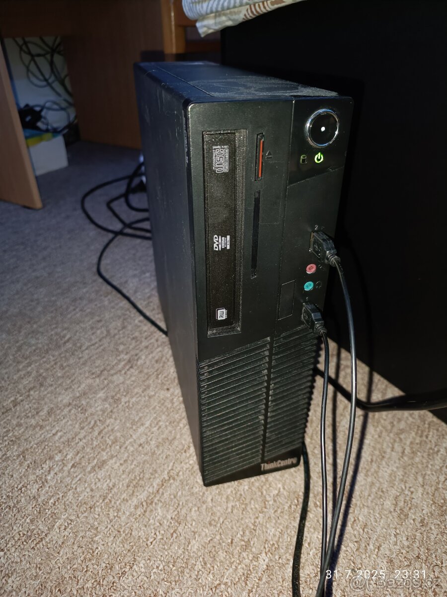 malý počítač Lenovo Thinkcentre
