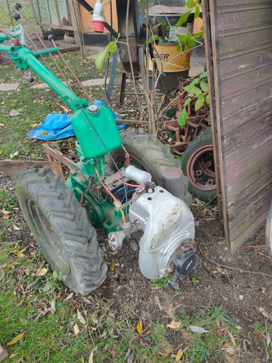 Traktůrek Agria 1800