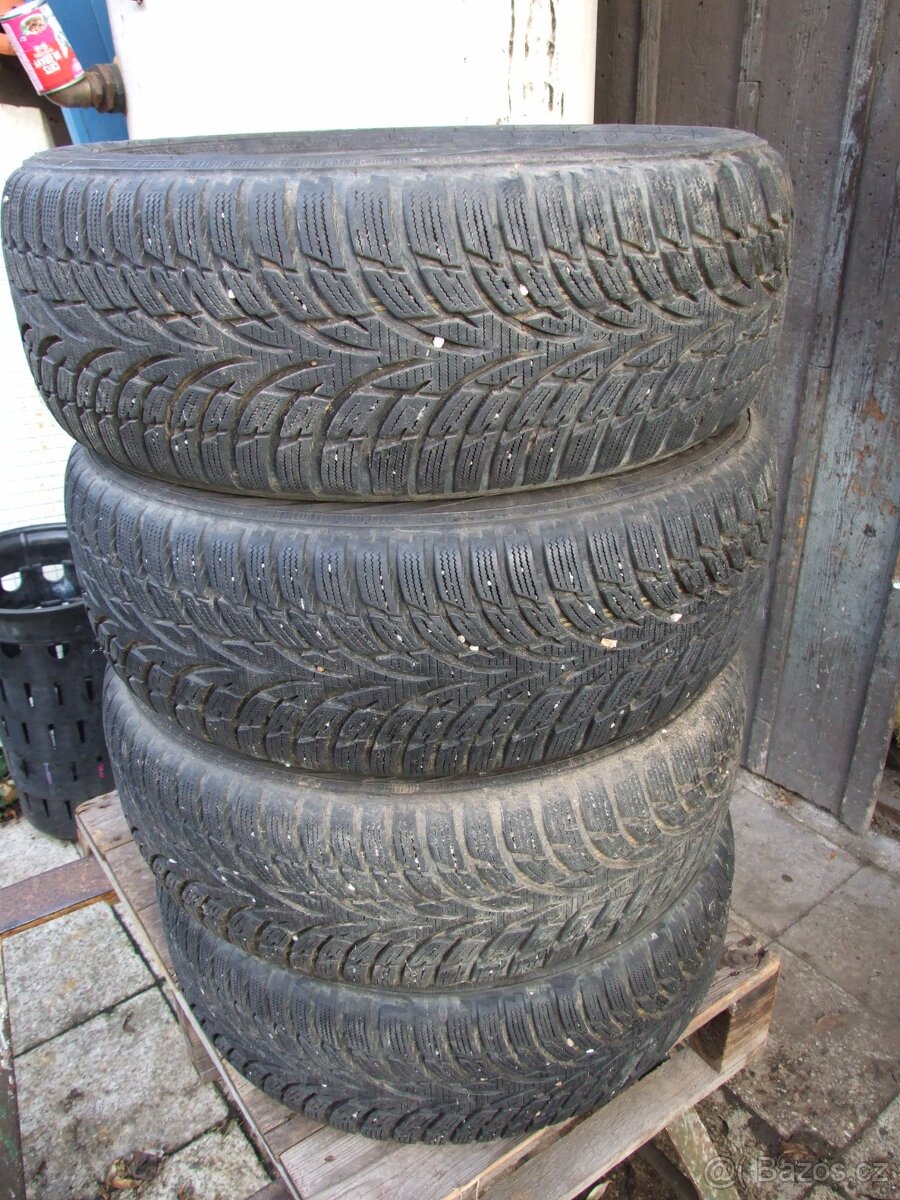 4 zimní pneu 205/55R16 Nokian WR D3 vzorek 6-7mm