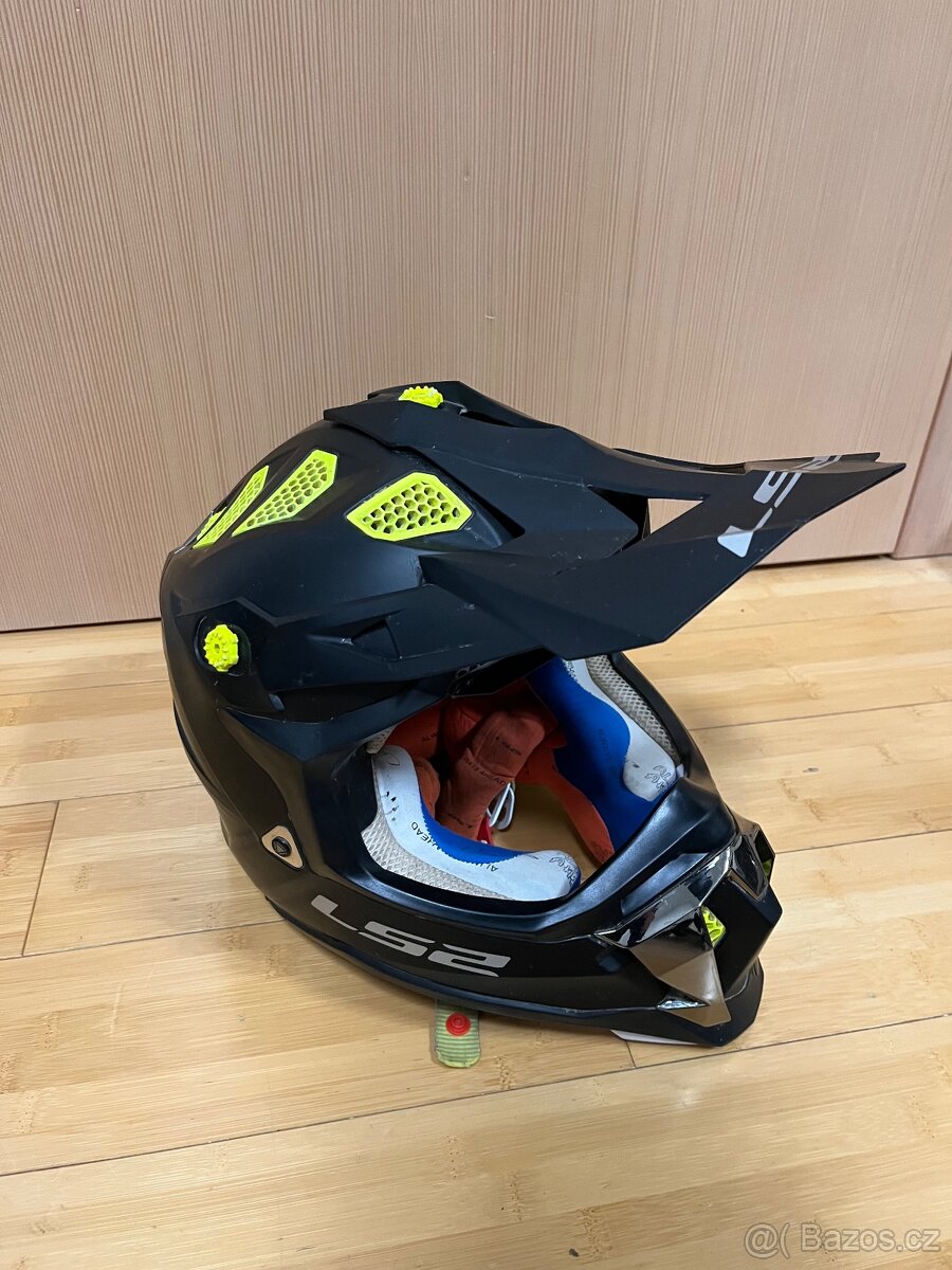 Helma LS2 velikost: M