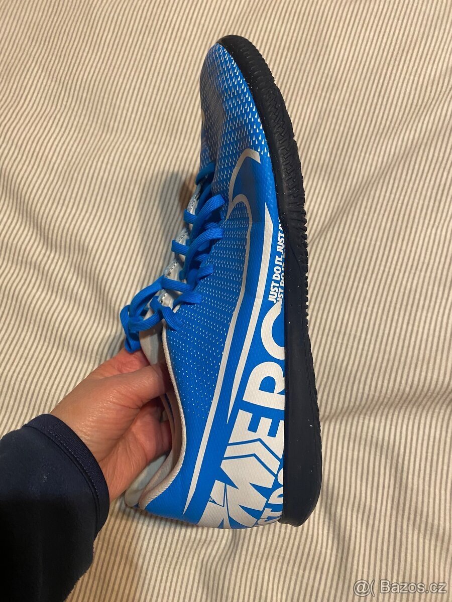 Sálovky Nike vel. 42,5