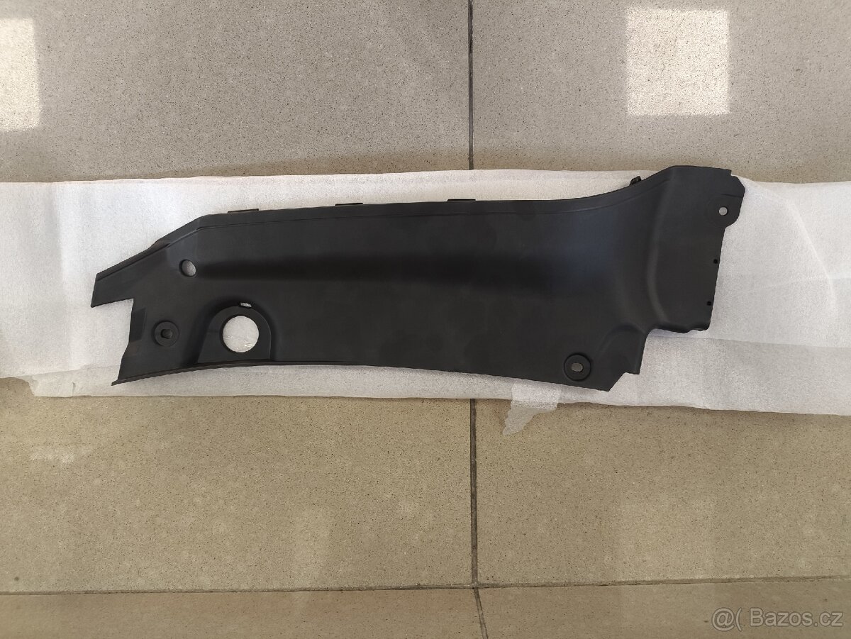 Nová levá krytka mřížky Škoda Superb II