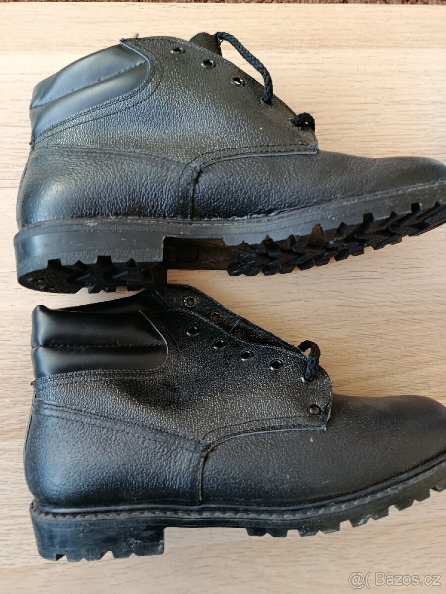 Pracovní obuv 29