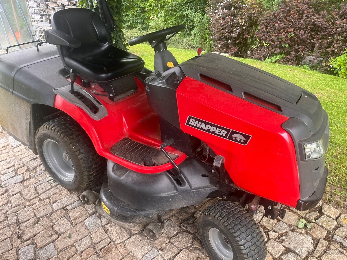 Zahradní traktůrek Snapper