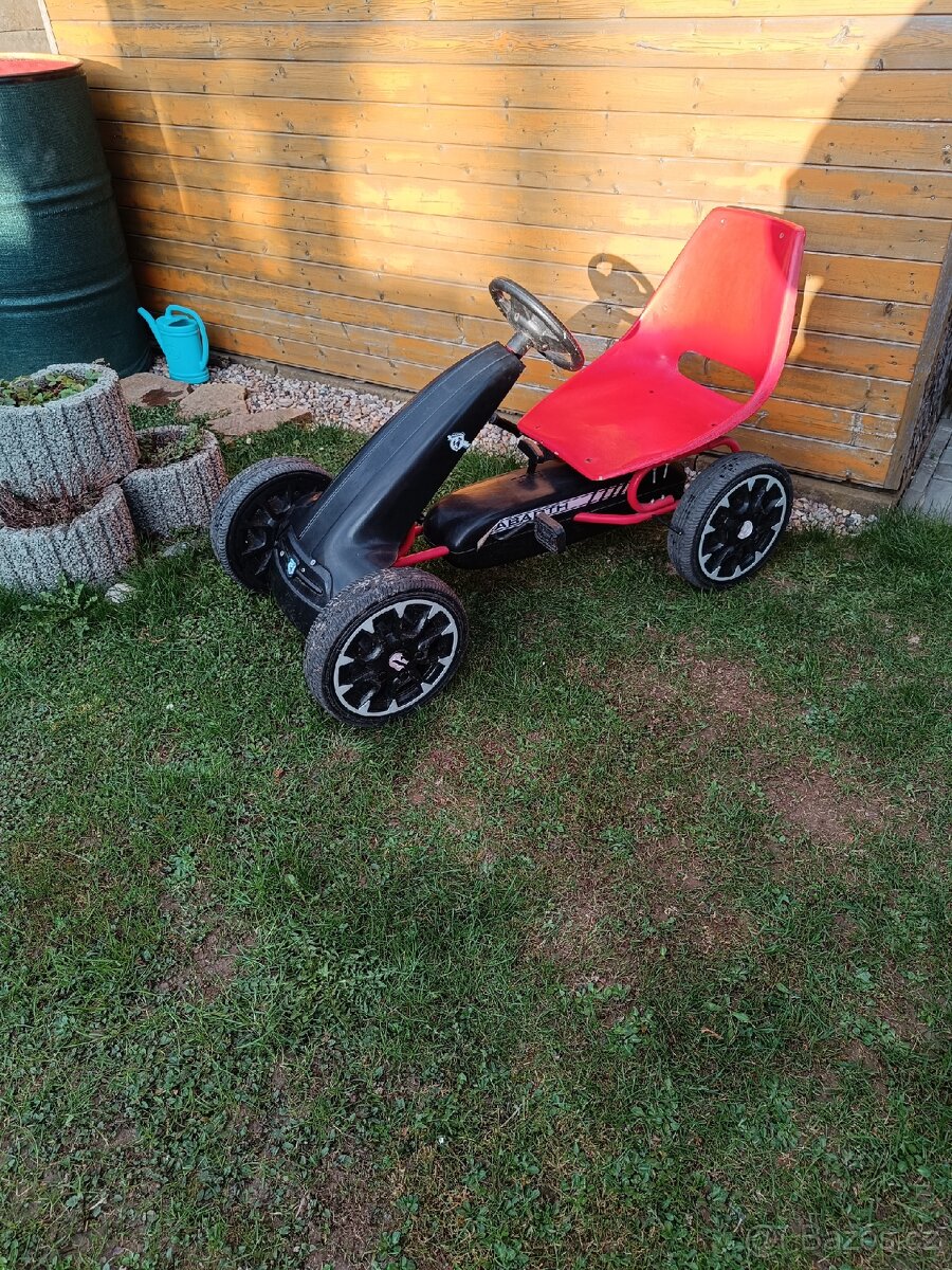 Šlapací motokára