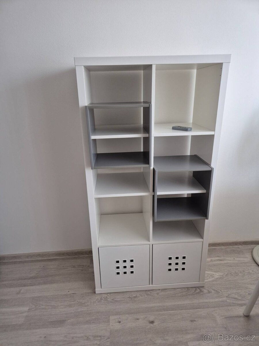 Policová skříň