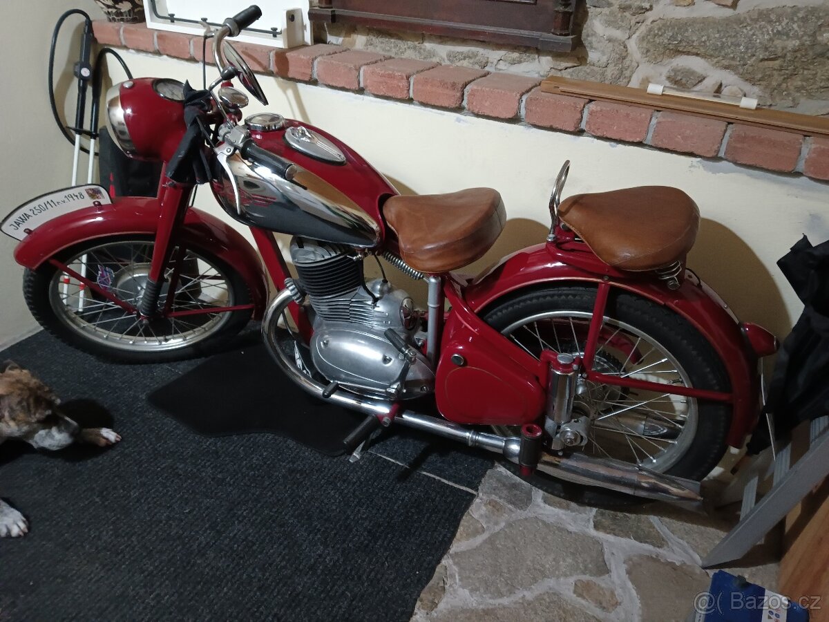Jawa pérák1948 Zbrojovka