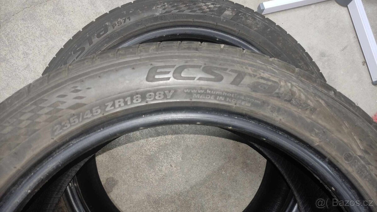 letní Kumho Ecsta PS71 235/45 ZR18 98Y
