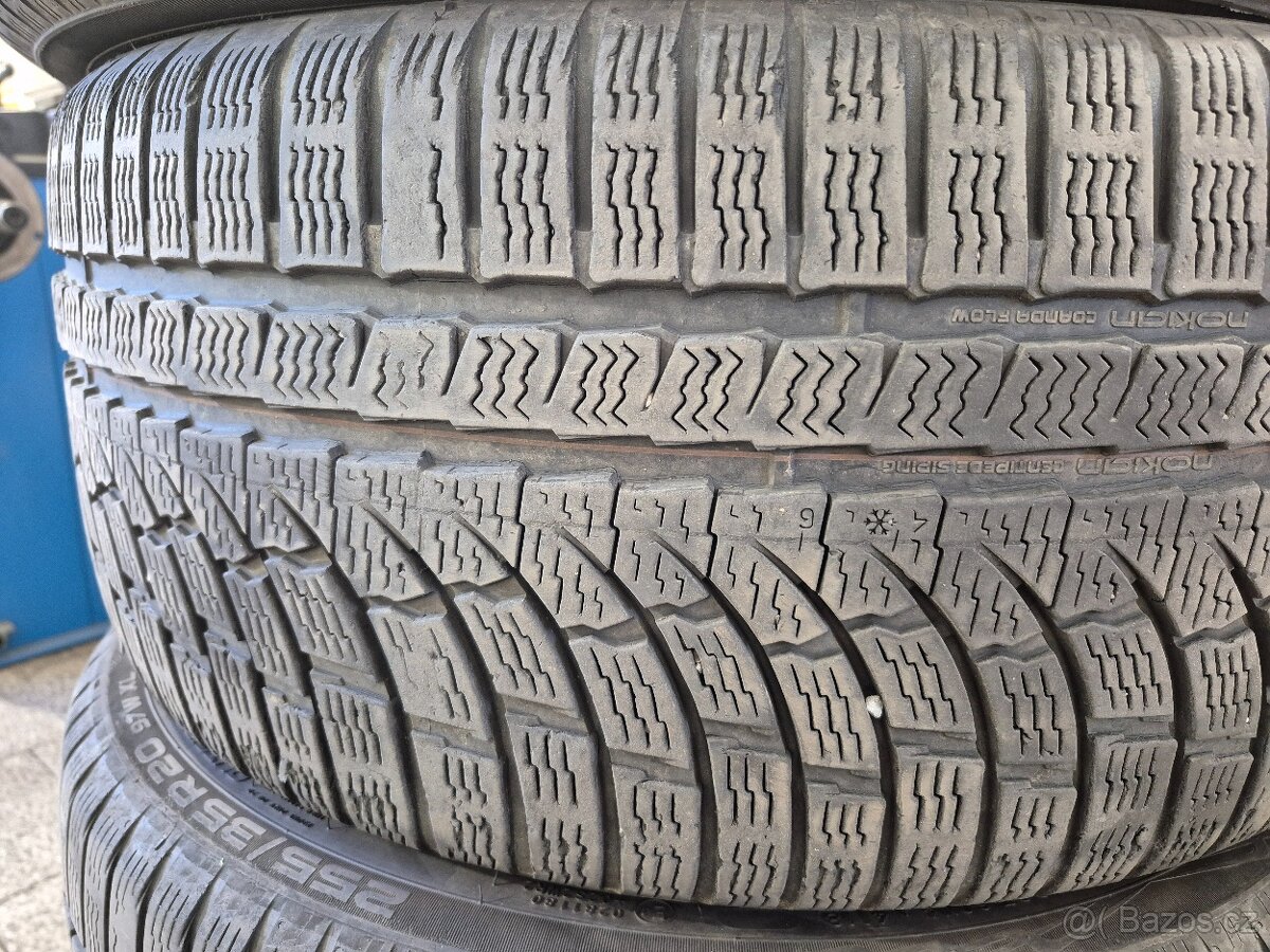 255/35R20 zimní 4ks Nokian