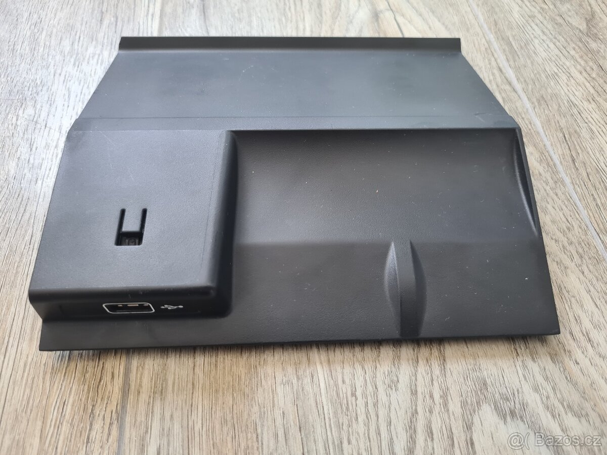 USB port Škoda Octavia 3