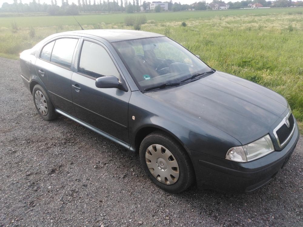 ŠKODA OCTAVIA  1. = 1,6i BENZIN 75 KW  TOUR