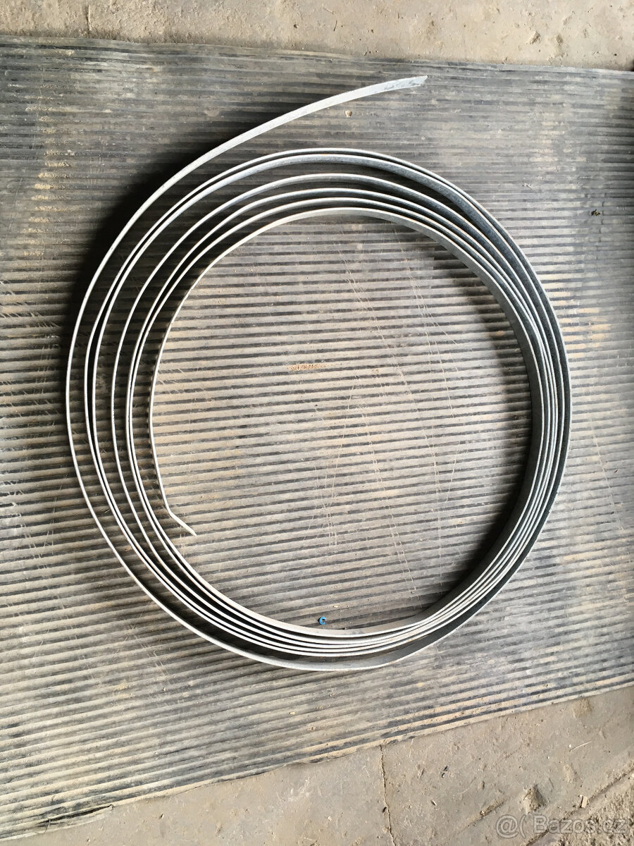 Zemnící pásek 30x4 mm