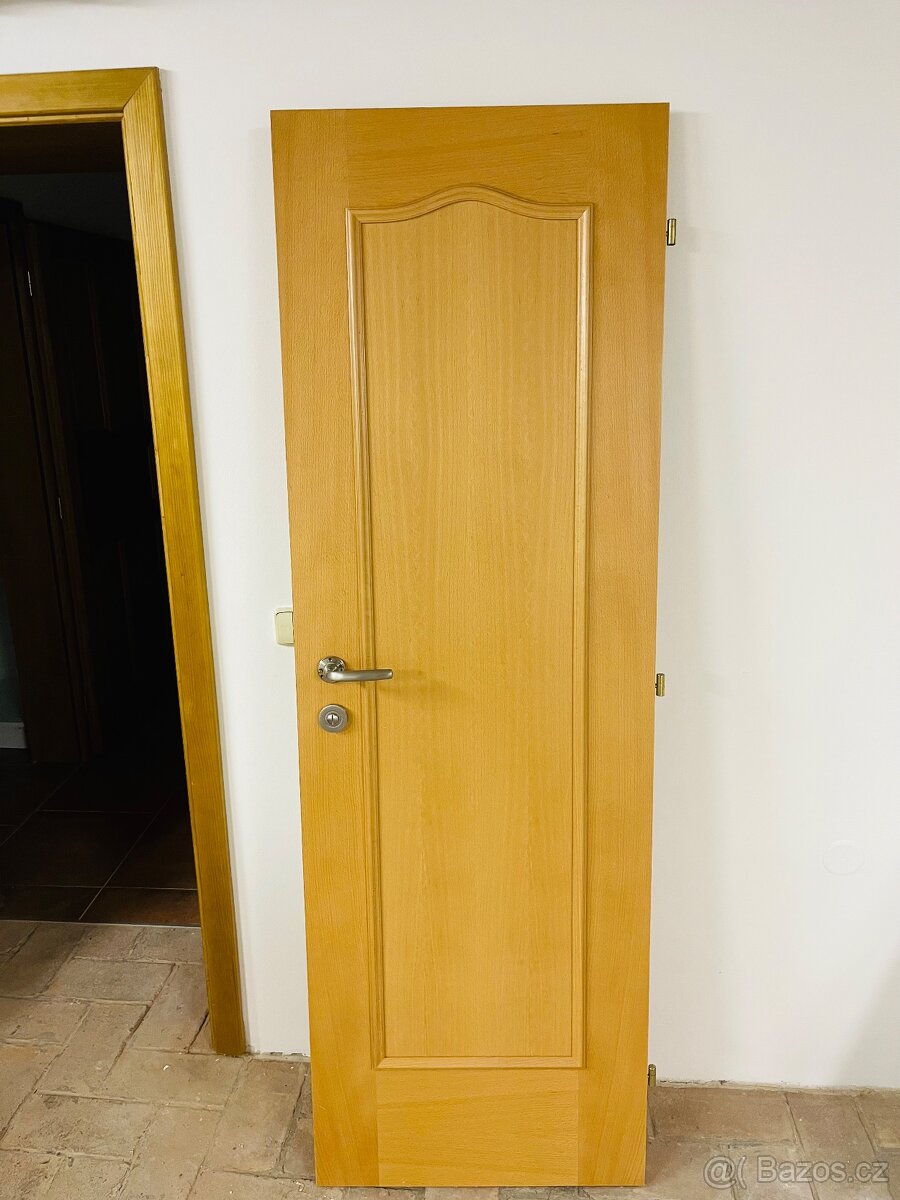 Interiérové dveře 60 pravé + zarubně