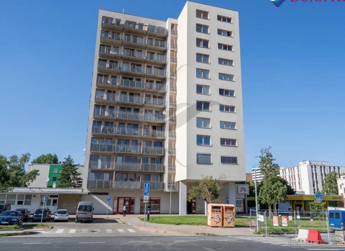 Pronájem parkovacího stání v domě poblíž Budějovické