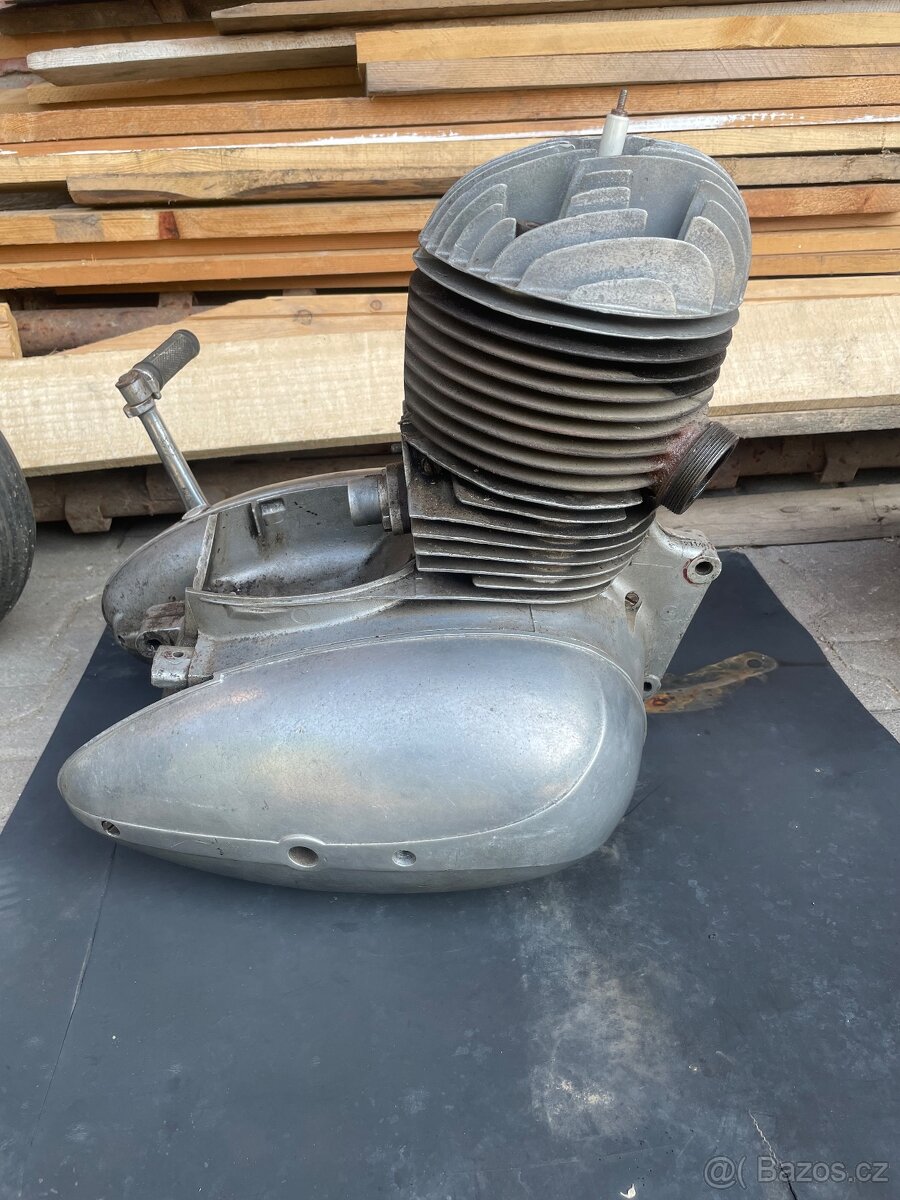 Prodám motor Jawa Pérák 250 František Janeček