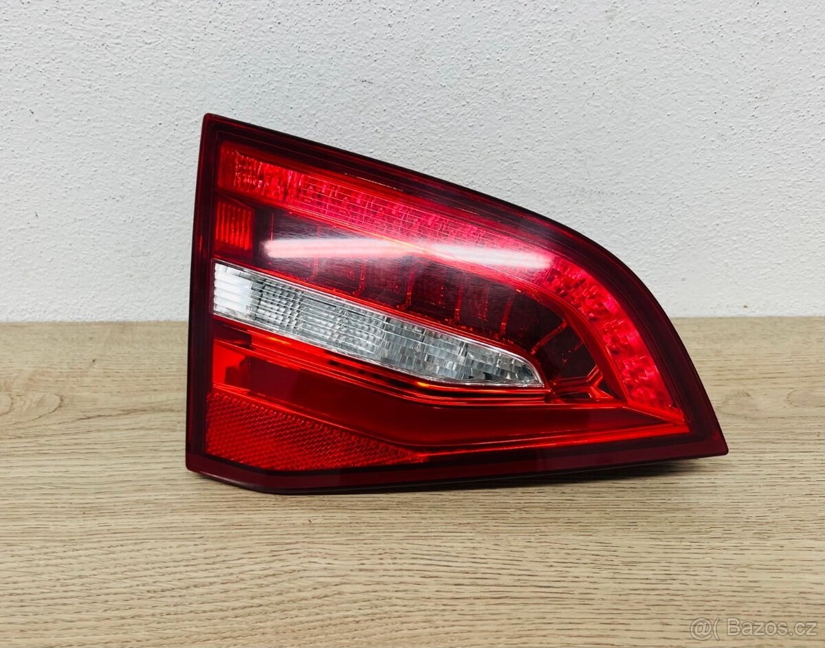 Audi A4 B8 facelift kombi zadní světlo 8K9945093E