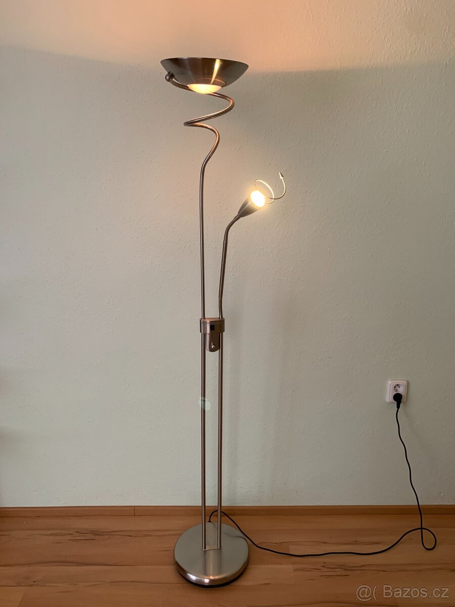 Stojací lampa