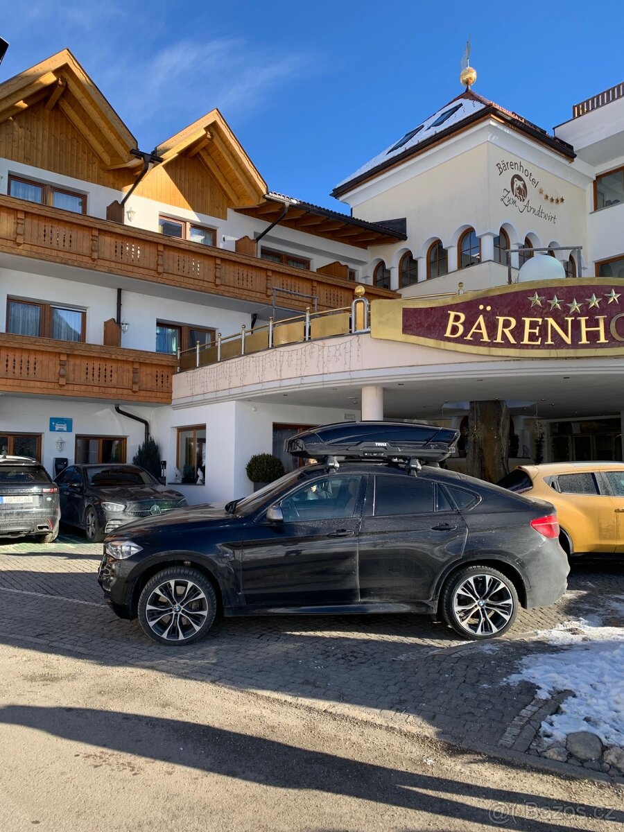BMW X6 – THULE černý nosič + originální kit – TOP stav