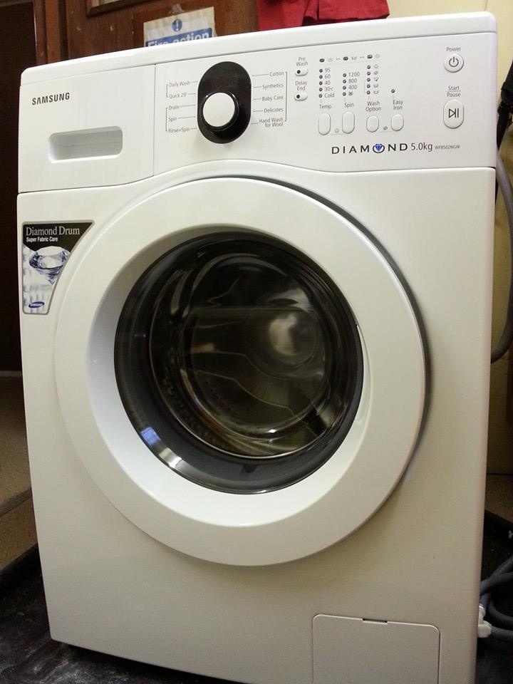 Plně funkční pračka zn. Samsung A+ na 5kg - 1000/min.