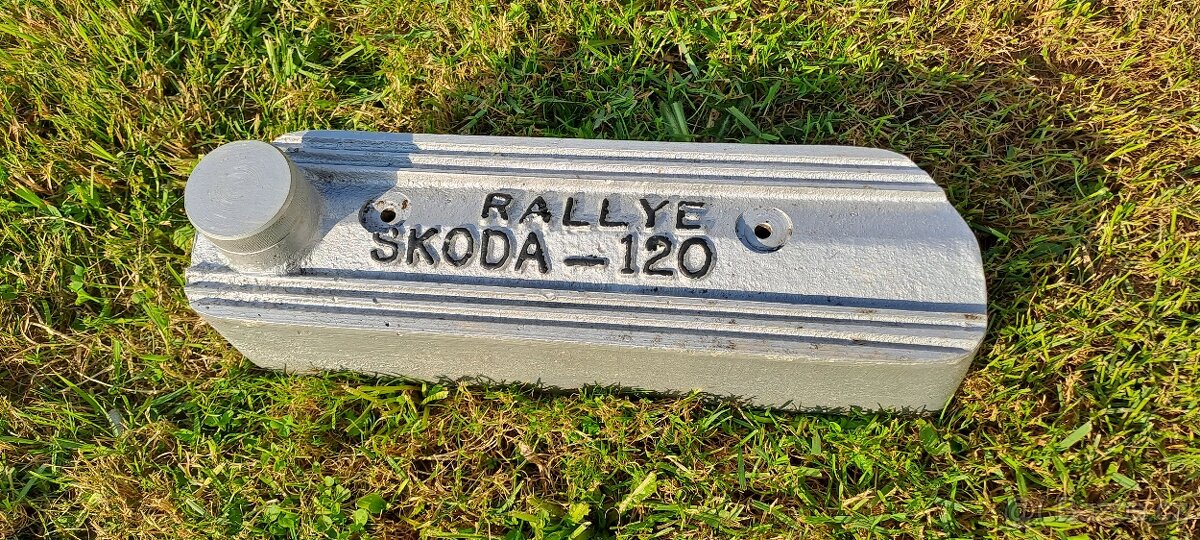 Víko motoru Škoda 120 rallye