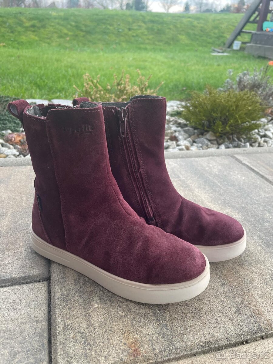 Kozačky Superfit velikost 29 stélka19 cm