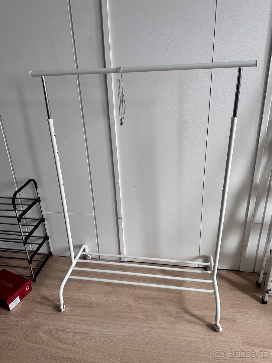 IKEA RIGGA věšák na oblečení BÍLÝ, volně stojící